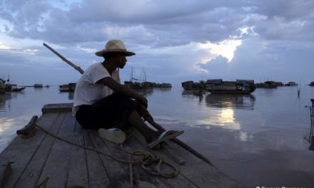 TONLÉ SAP, LE LAC HABITÉ : Les Paysans de l’eau.