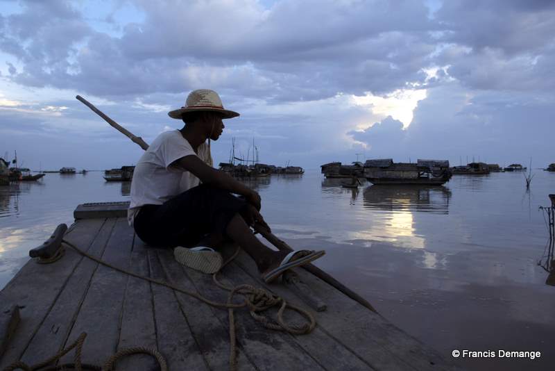 TONLÉ SAP, LE LAC HABITÉ : Les Paysans de l’eau.