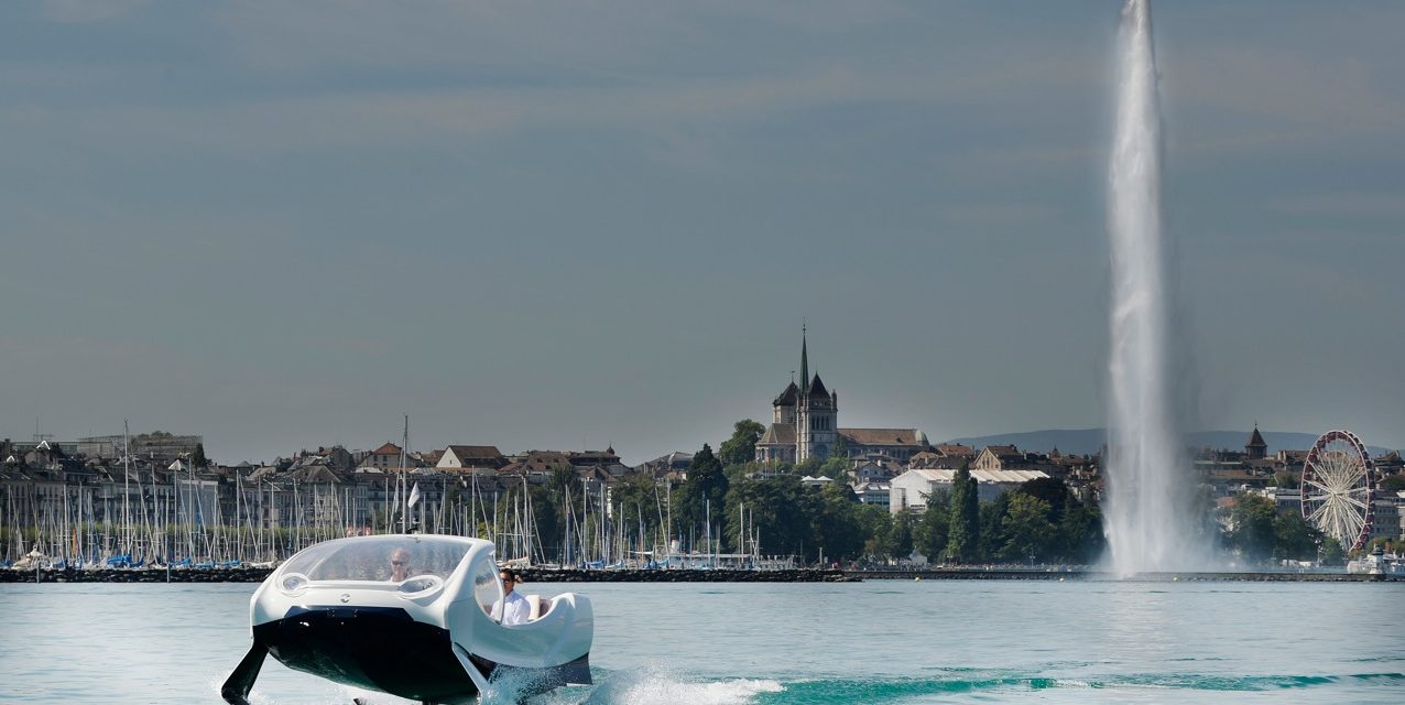 Le SeaBubble sur les rives de Genève en Suisse.