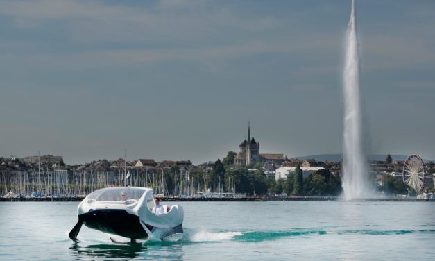 Le SeaBubble sur les rives de Genève en Suisse.