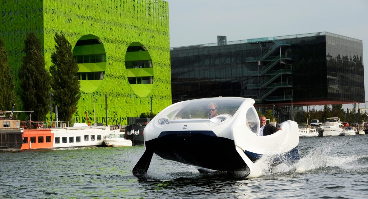 SeaBubbles sur la Saone a Lyon Confluence.